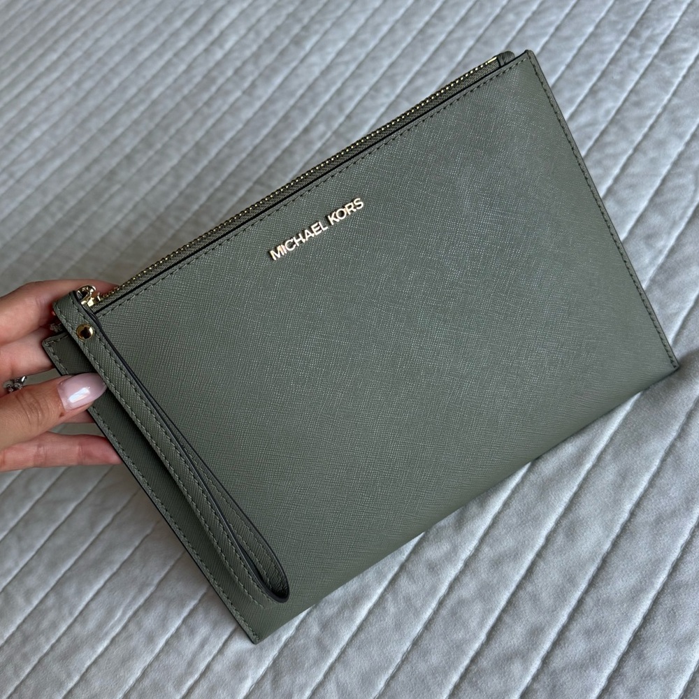 Michael Kors Jet Set Travel XL Zip Clutch Wristlet Clutch Army Green